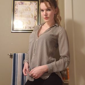 Dynamite Long Sleeve Blouse - XS